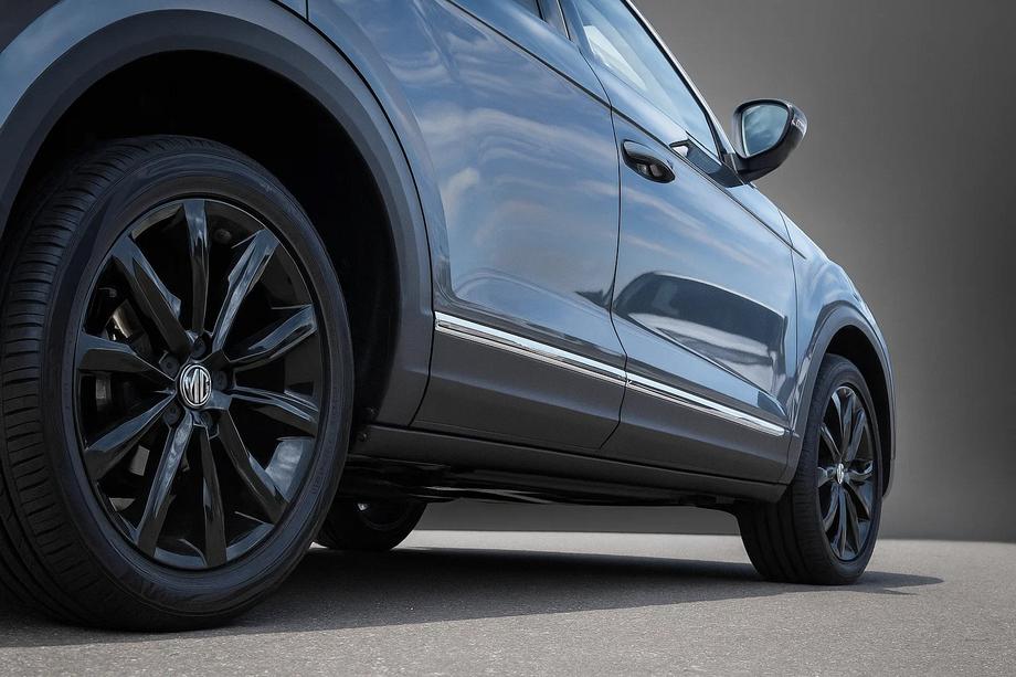 Volkswagen Tiguan 2016–2023 Carmos deurlijsten voor AllSpace (set 4 stuks, RVS) Image