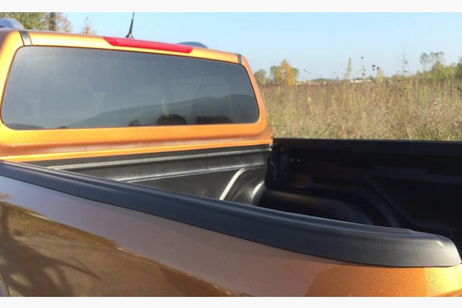 Nissan Navara/NP300 2016– Laadbakrandbeschermers (2 st.) Image