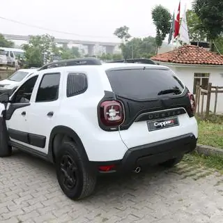 Kunststof sierlijst voor kofferklep (3-delig) Dacia Duster 2018–2024 foto 3