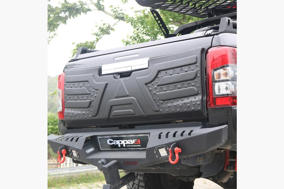 Mitsubishi L200 2015–2024 Kunststof sierlijst voor kofferklep Image