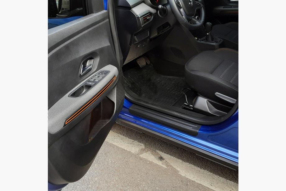 Dacia Sandero 2021– EuroCap dorpellijsten (4 stuks, ABS) Image