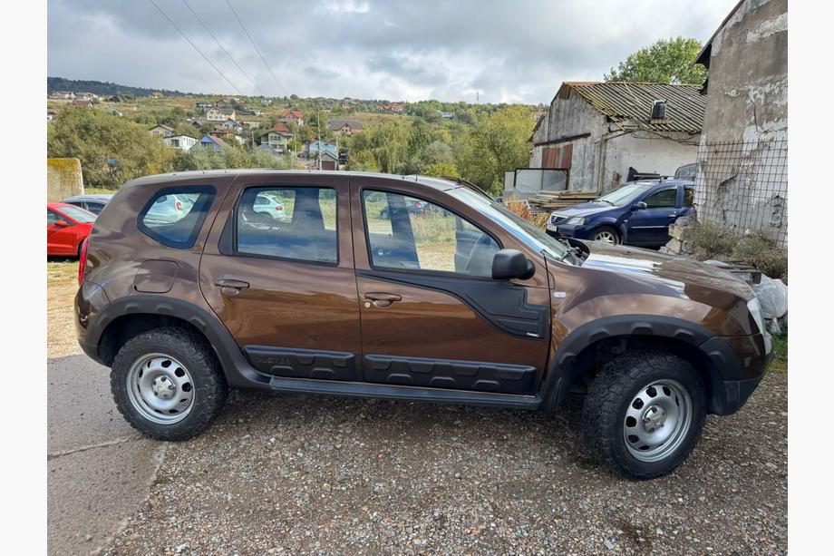 Dacia Duster 2008–2018 Bovenste deurlijsten (2 stuks) Image