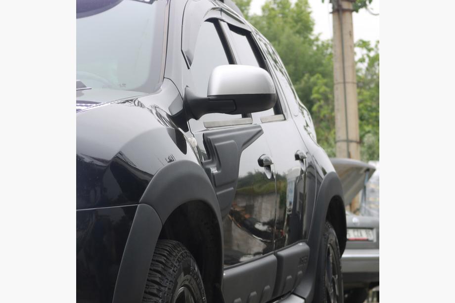 Renault Duster 2008–2017 Bovenste deurlijsten (2 stuks) Foto 9