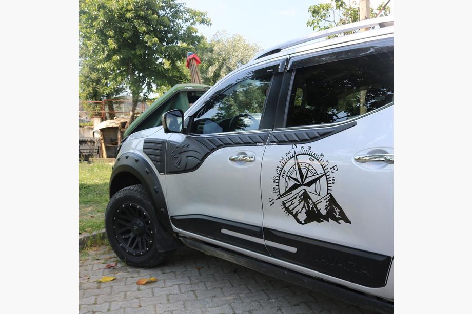 Nissan Navara/NP300 2016– Bovenste deurlijsten (6 stuks, ABS) Image