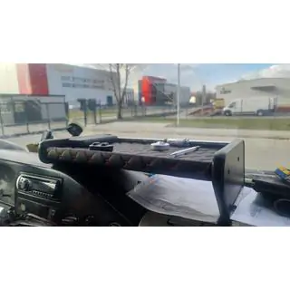 Dashboardplank (zwart met rood stiksel)