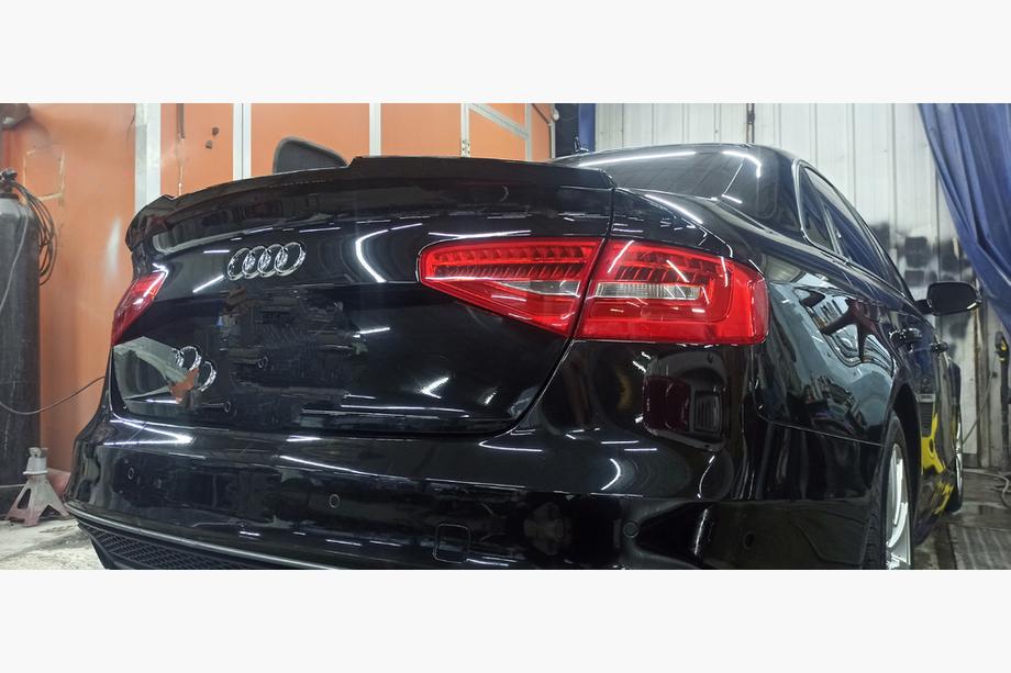 Audi A4 B8 2007–2015 HongHang spoiler (ABS, hoogglans zwart) Image