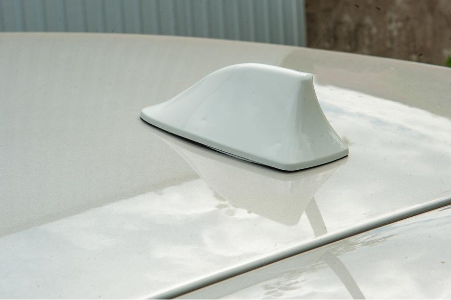 Sharkfin-antenne (wit, ABS) Foto 1