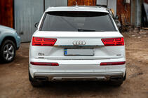 Audi Q7 2015–2026 Chromen sierlijst boven de kentekenplaat (RVS) foto 4