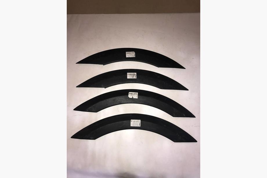 Mercedes Sprinter W907/W910 2018– OPRUIMING! Wielkastlijsten (set 4 stuks, zwart) Foto 2