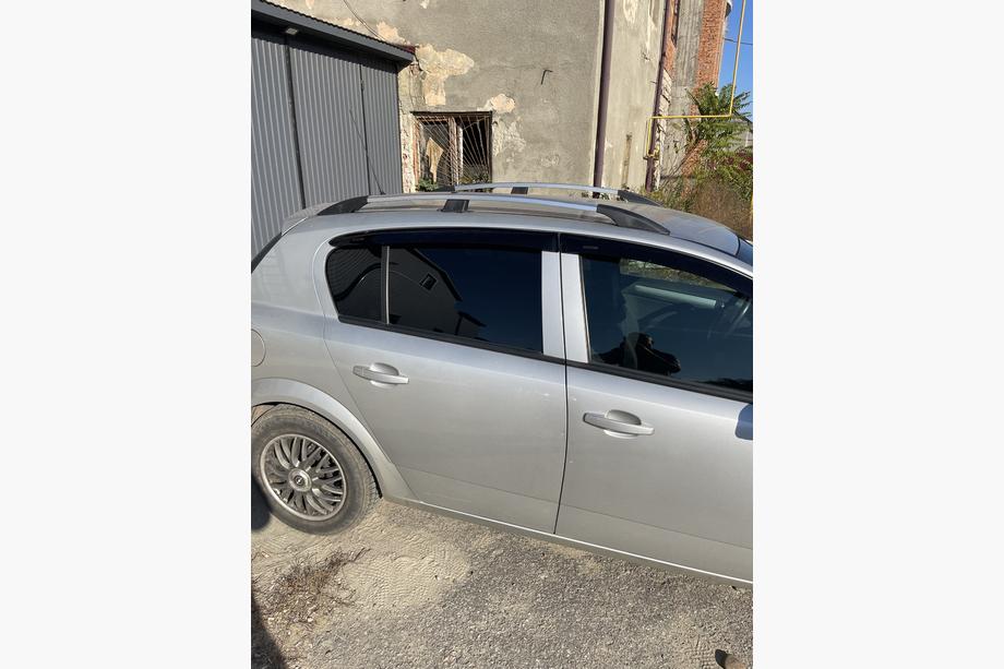 Opel Astra H 2004–2013 Aluminium dakrails (HB, chroom) Foto 8