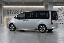 Hyundai Staria 2021– Maydos V2 side steps (set 2 st., aluminium/RVS) foto 1