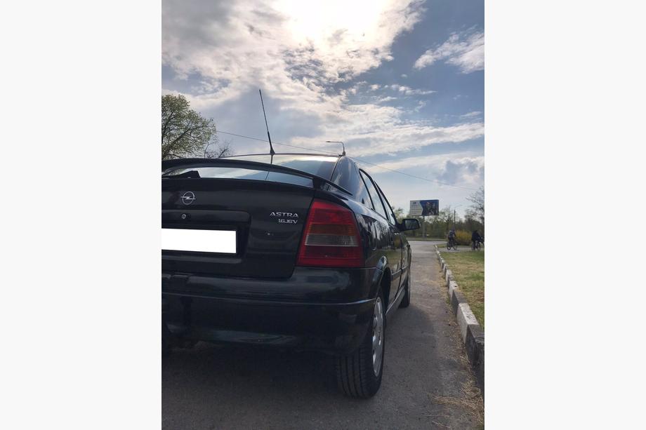 Opel Embleem 1.6 16V Foto 4