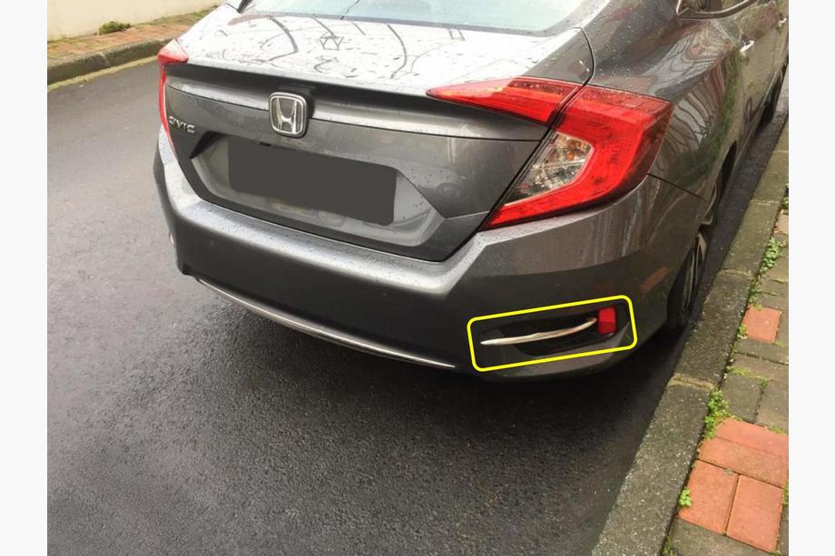 Honda Civic Sedan X 2016–2021 RVS sierlijsten achtermistlampen (set 2 stuks) Foto 4