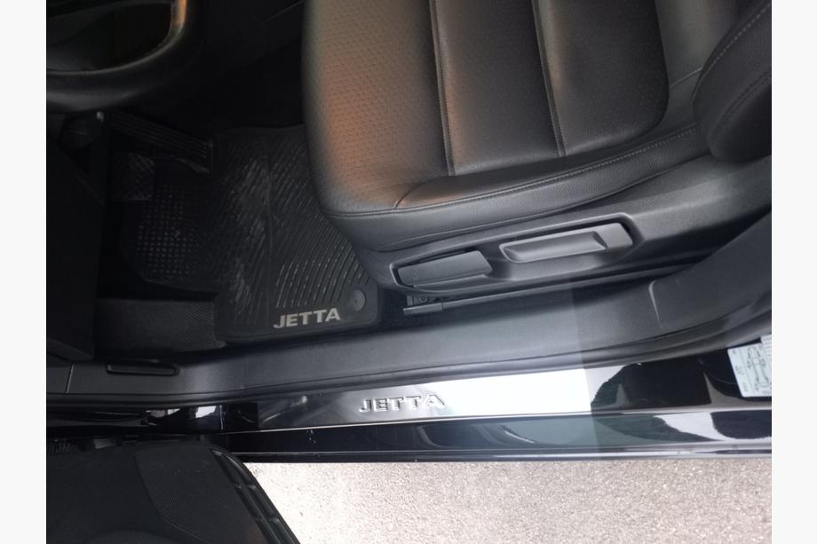 Volkswagen Jetta 2011–2018 Carmos V2 instaplijsten (4 stuks, RVS) Image