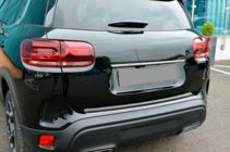 Citroen C5 Aircross 2017–2025 Chromen sierlijst boven de kentekenplaat (RVS) foto 2