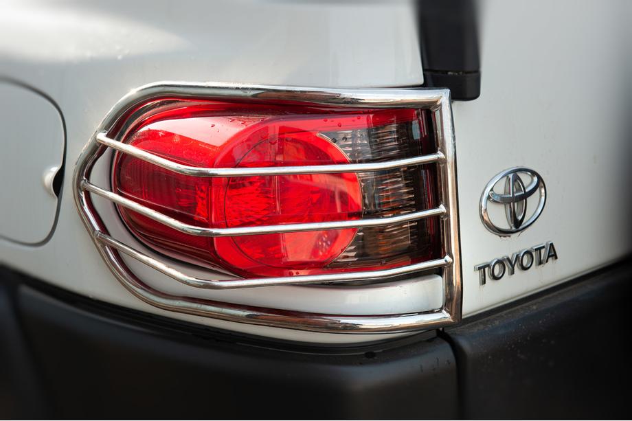 Toyota FJ Cruiser 2006–2022 RVS beschermers voor achterlichten (2 stuks) Foto 1