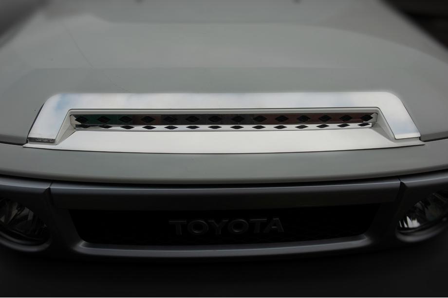 Toyota FJ Cruiser 2006–2022 Chromen motorkaplijst (RVS) Foto 3