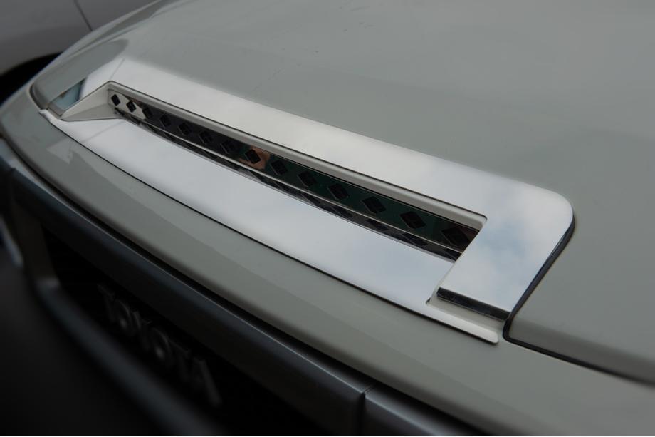 Toyota FJ Cruiser 2006–2022 Chromen motorkaplijst (RVS) Foto 2