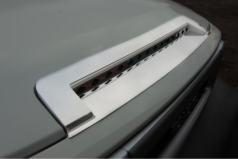 Toyota FJ Cruiser 2006–2022 Chromen motorkaplijst (RVS) Foto 1