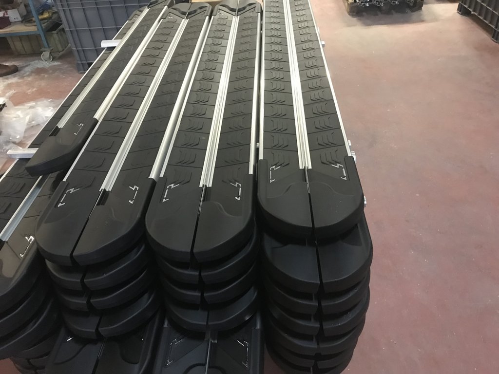 Bedrijf Erkul – side steps op auto’s
